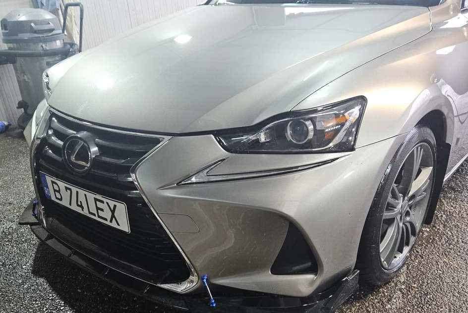 Lexus Seria IS