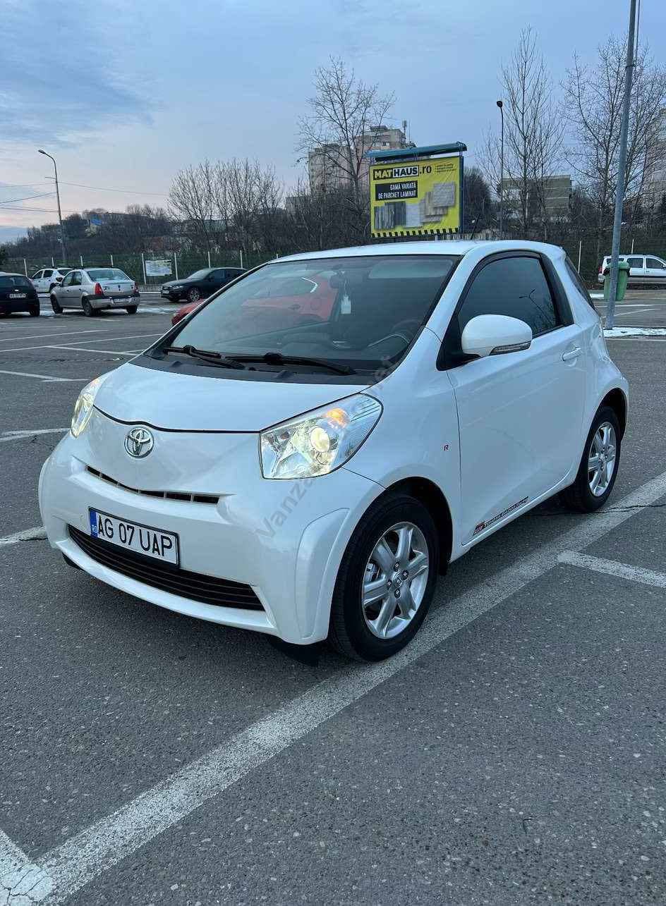 Toyota iQ