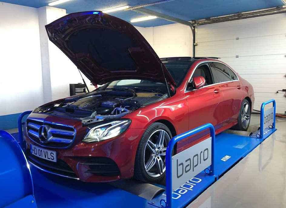 Mercedes-Benz E