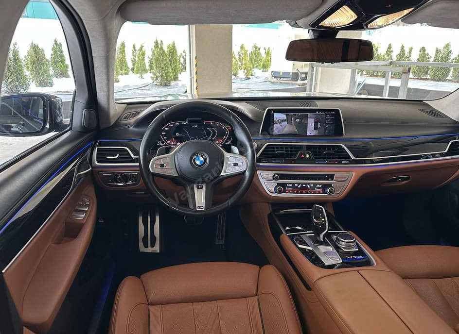 BMW M7