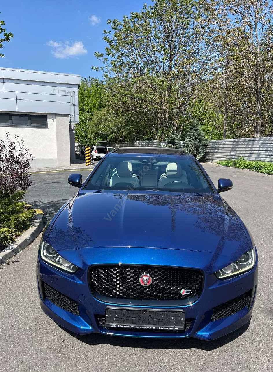 Jaguar XE