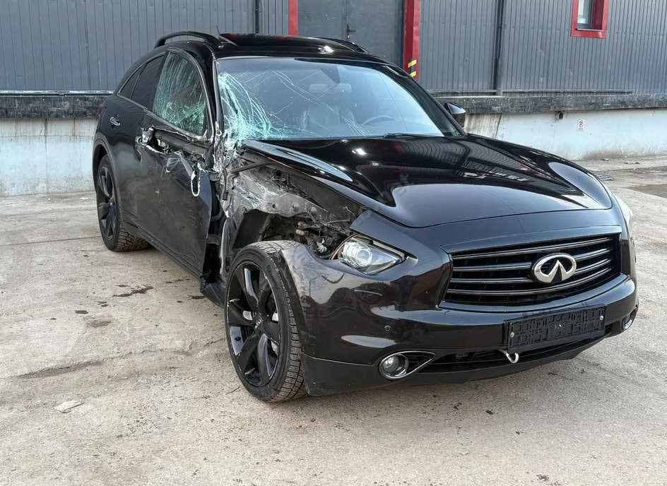 Infiniti QX70