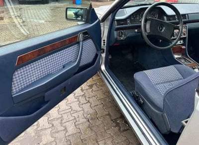 Mercedes-Benz W124