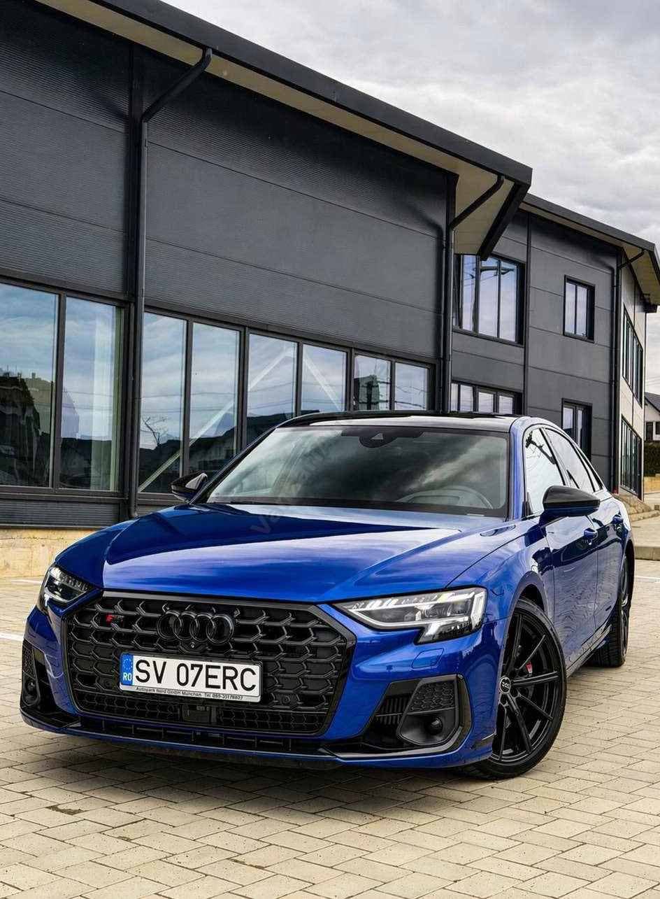 Audi S8