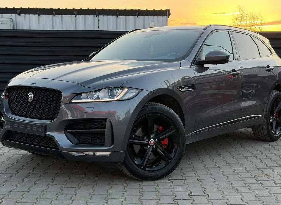 Jaguar F-Pace