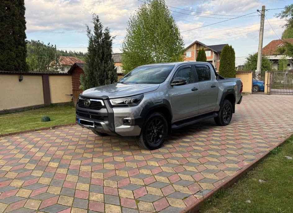 Toyota Hilux