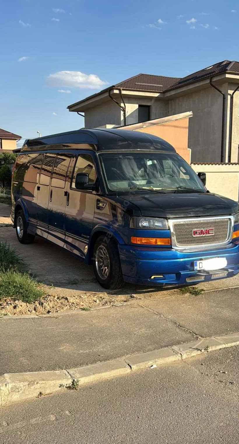 GMC Savana