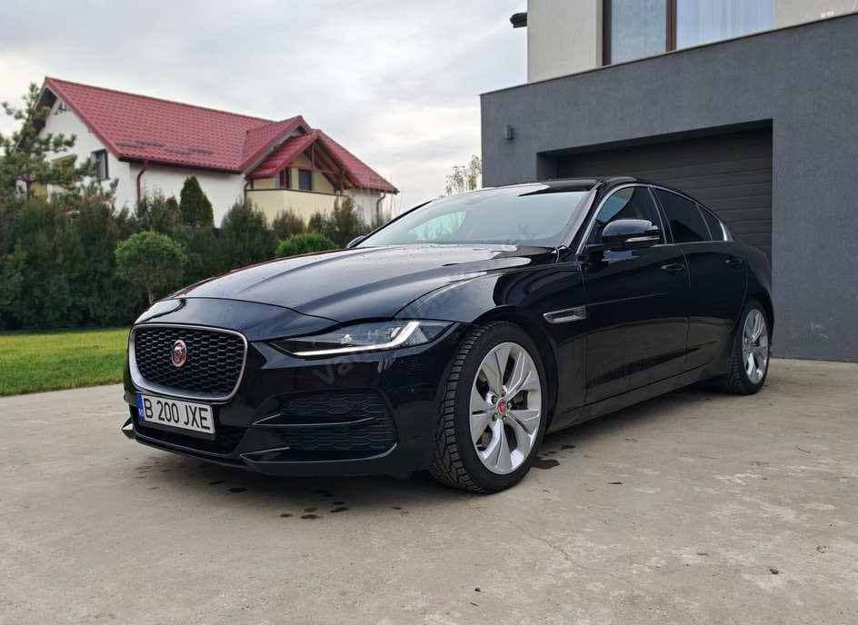 Jaguar XE