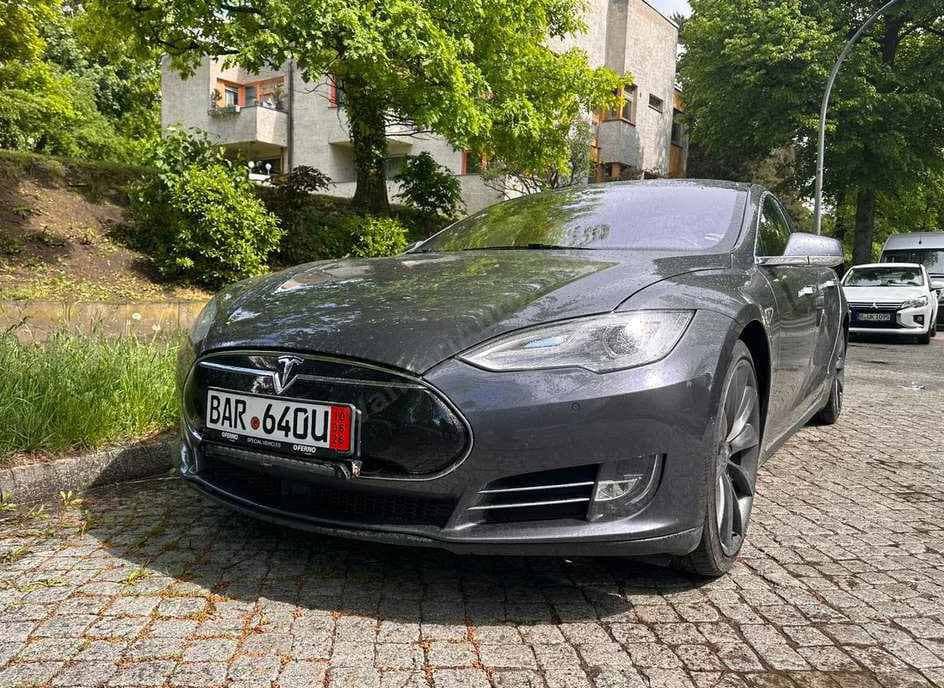 Tesla Model S