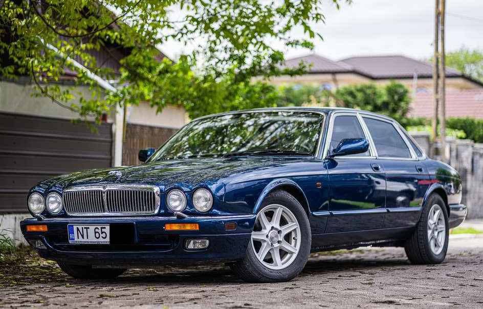 Jaguar XJ