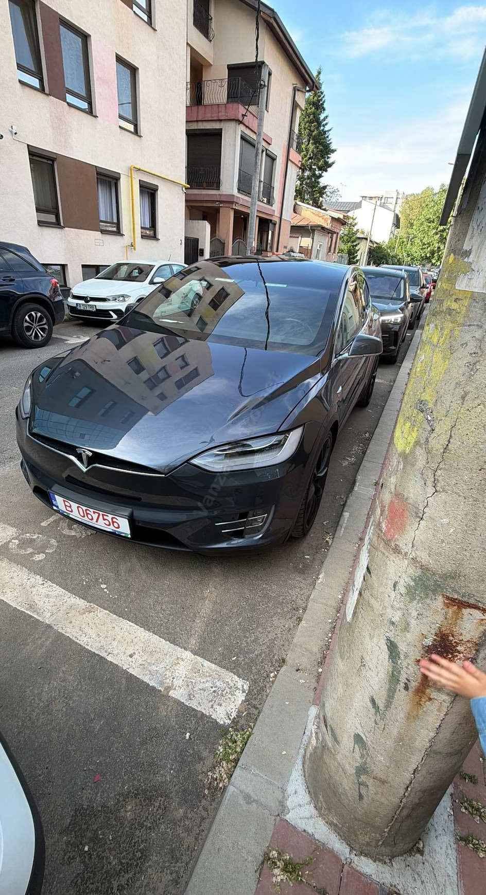 Tesla Model X
