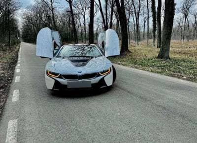 BMW i8