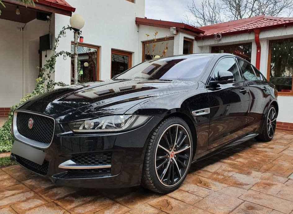 Jaguar XE