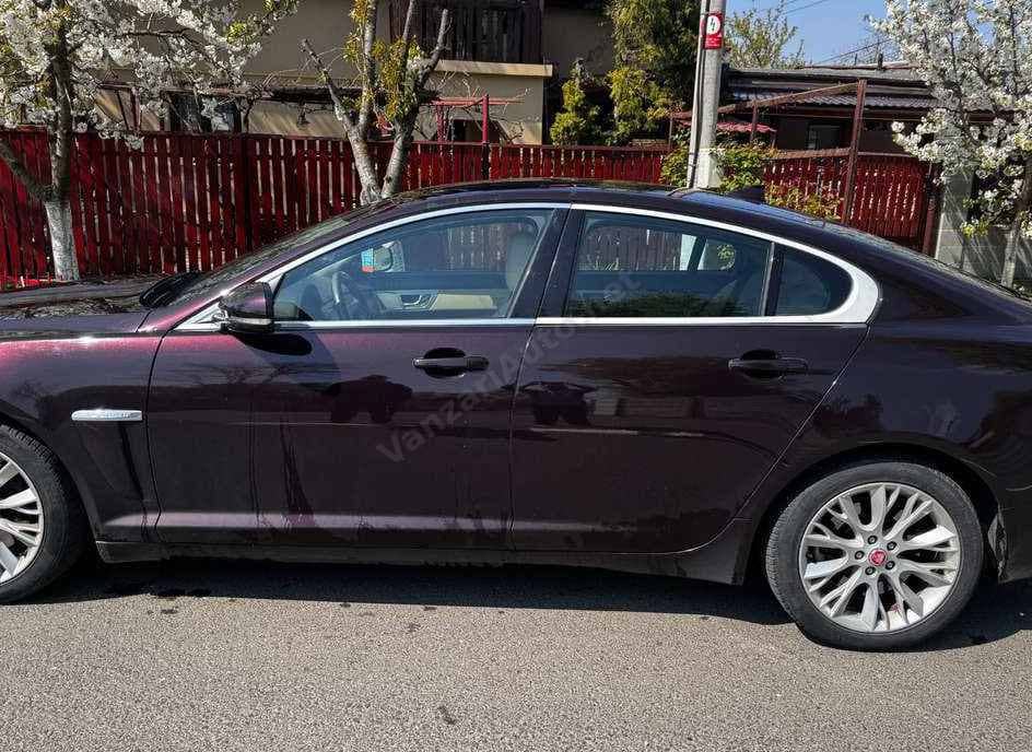 Jaguar XF