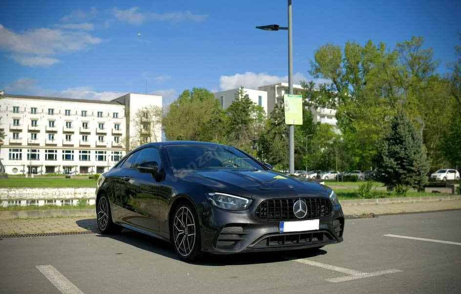 Mercedes-Benz E