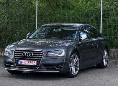 Audi S8