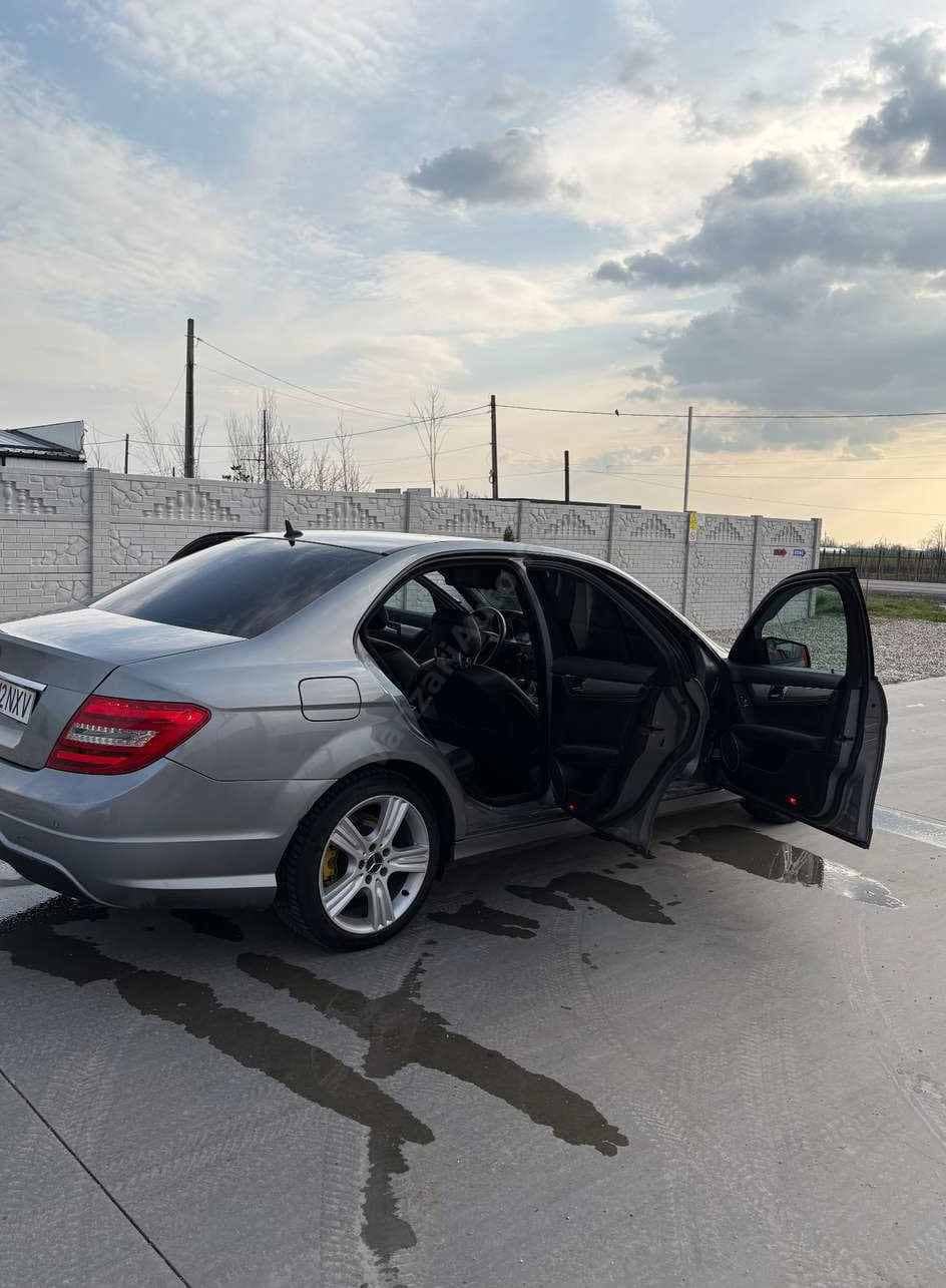 Mercedes-Benz C