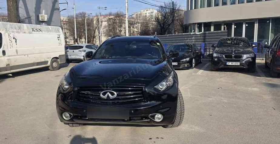 Infiniti QX70