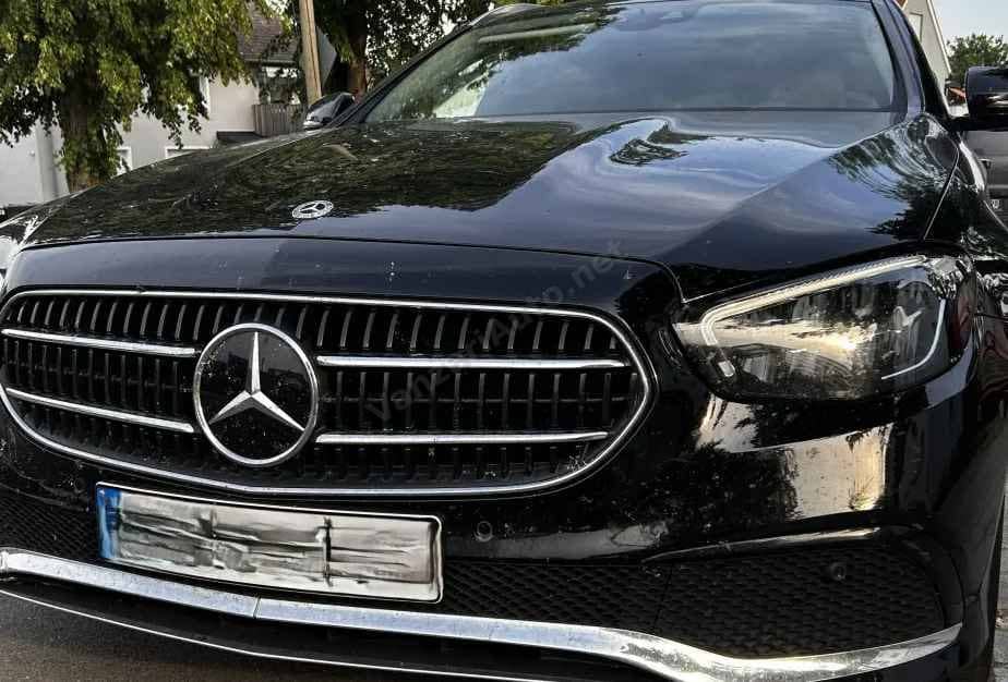 Mercedes-Benz E