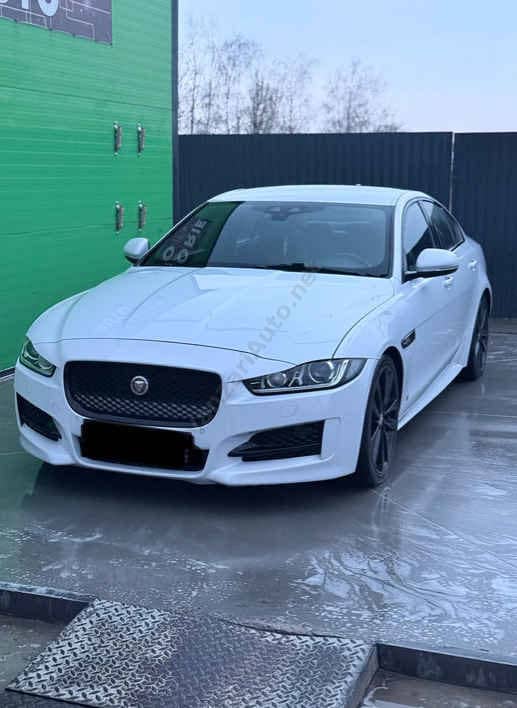 Jaguar XE