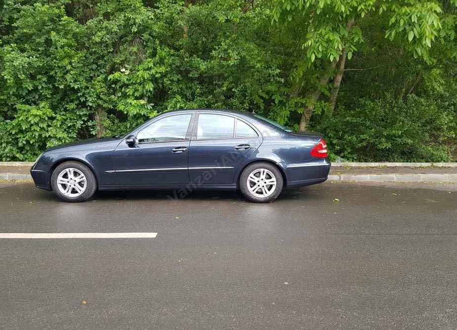 Mercedes-Benz E