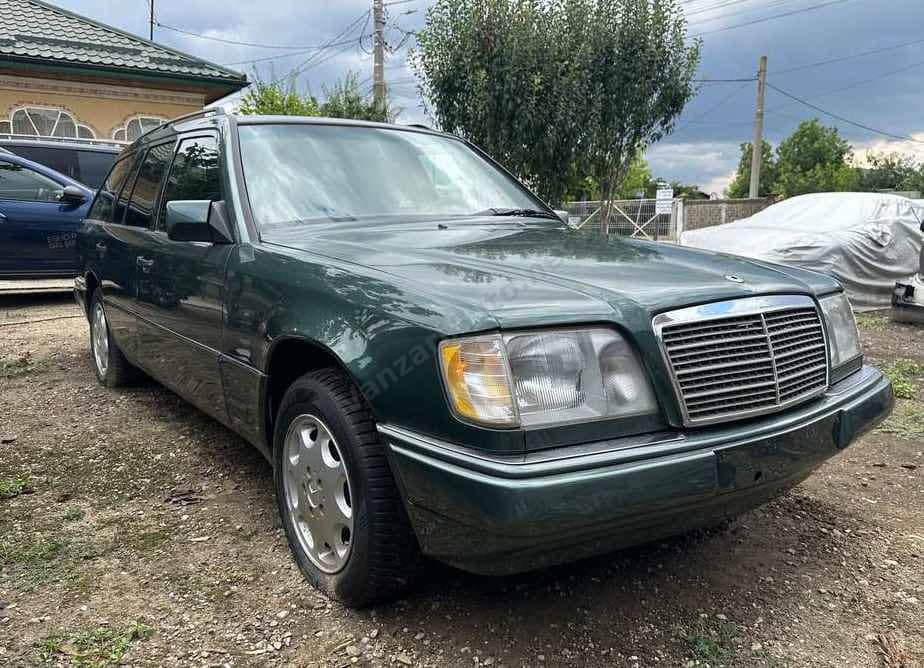 Mercedes-Benz W124