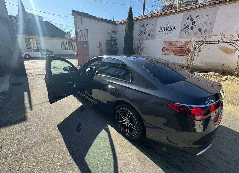 Mercedes-Benz E