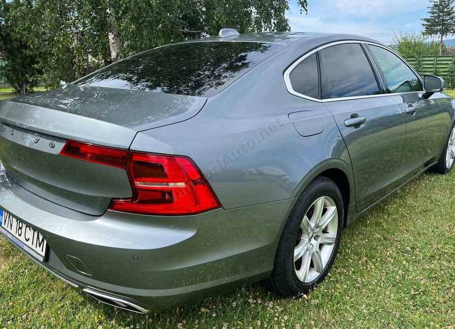 Volvo S90