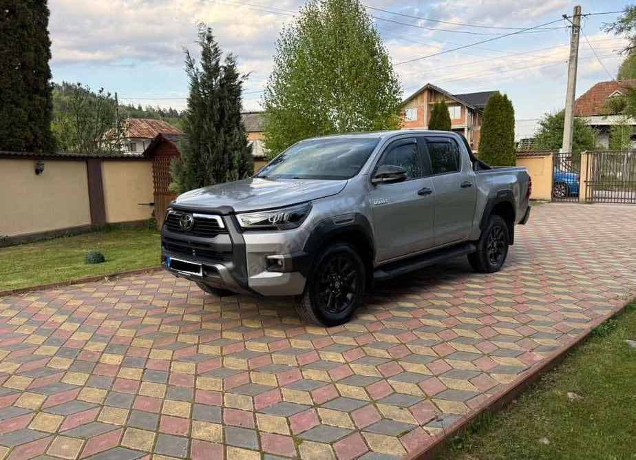 Toyota Hilux