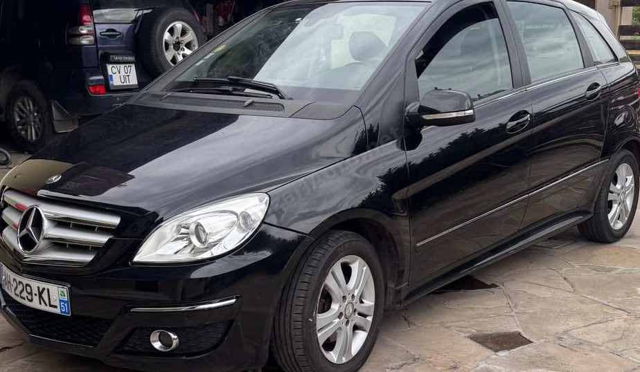 Mercedes-Benz EQB