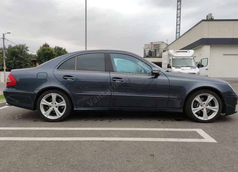 Mercedes-Benz E