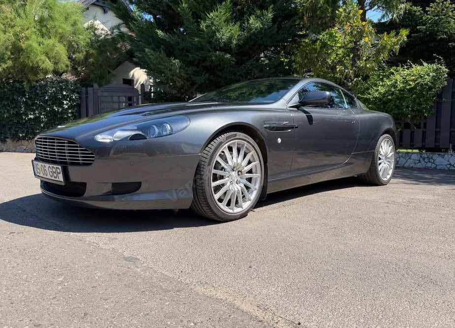 Aston Martin DB9