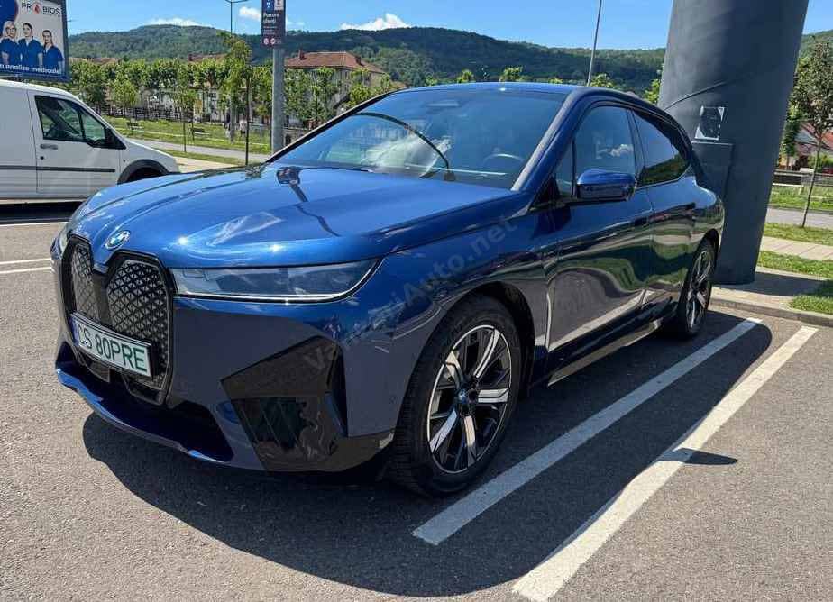 BMW iX