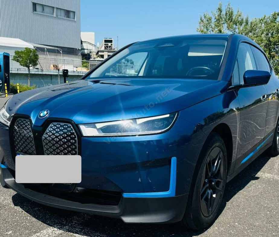BMW iX