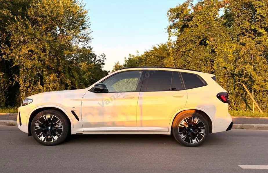 BMW iX3