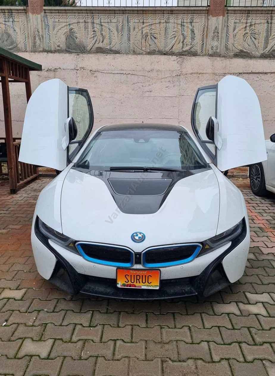 BMW i8