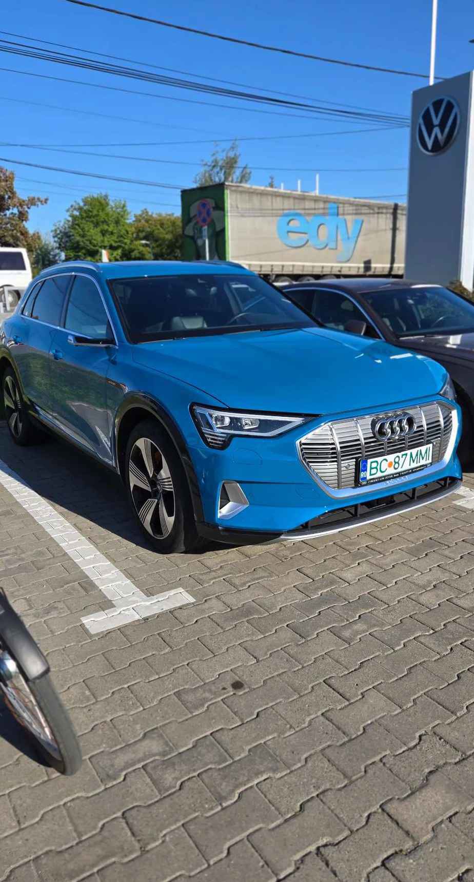 Audi e-tron