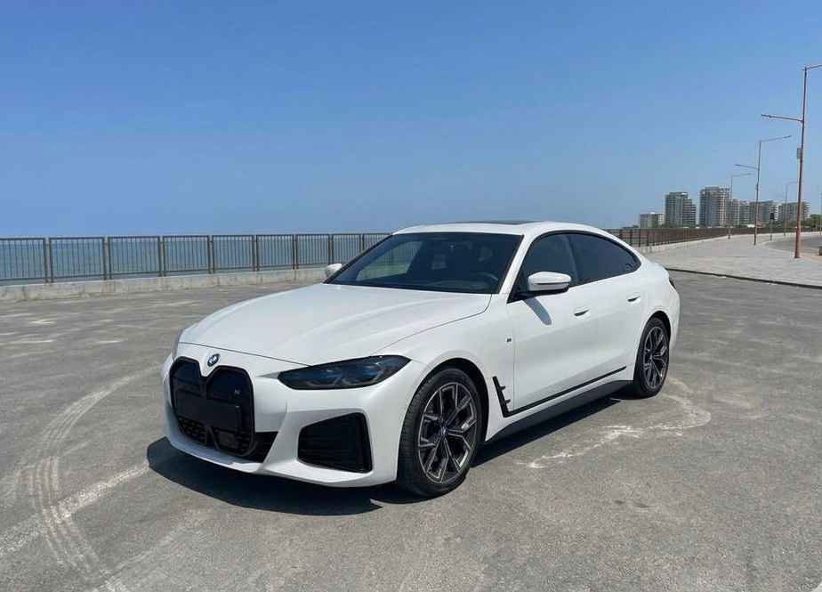 BMW i4