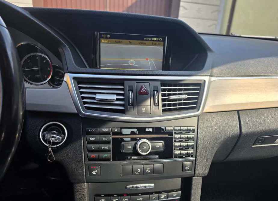 Mercedes-Benz E