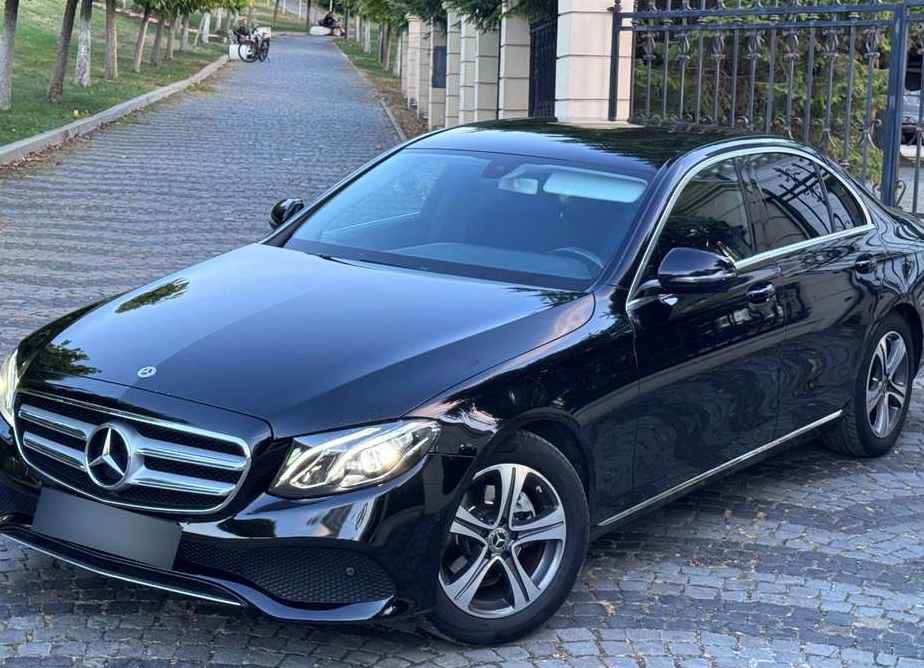 Mercedes-Benz E