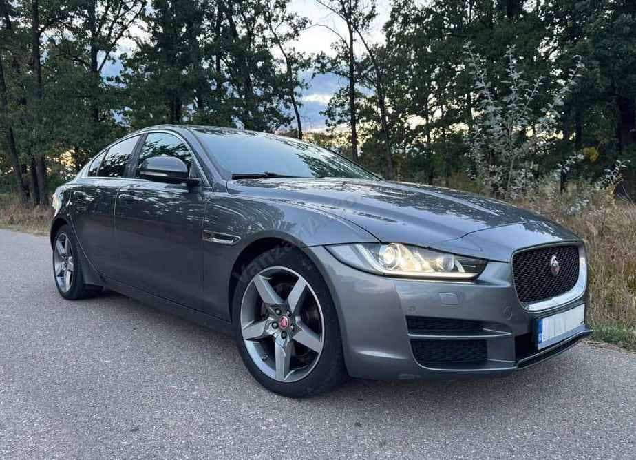Jaguar XE