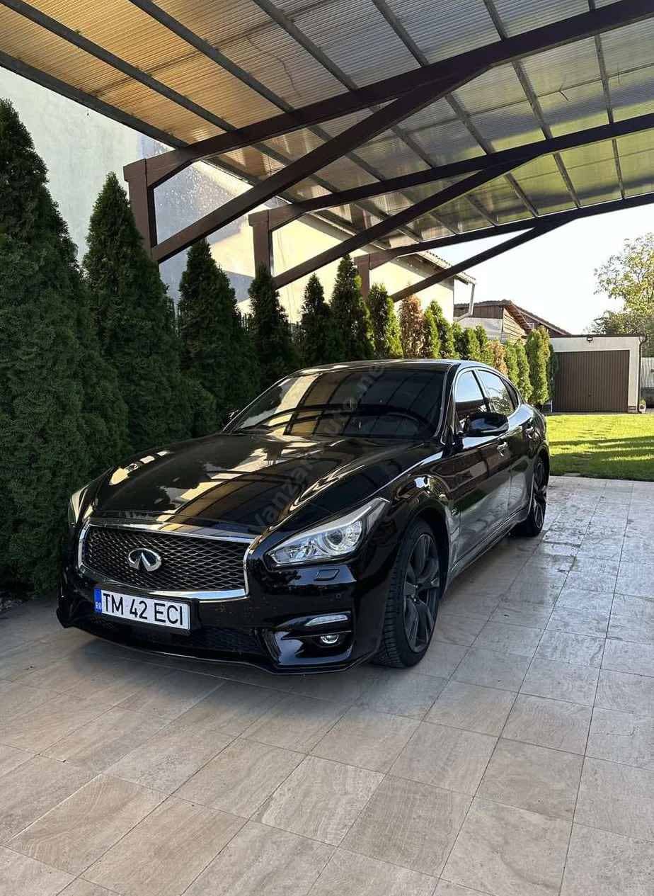Infiniti Q70