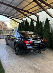 Infiniti Q70