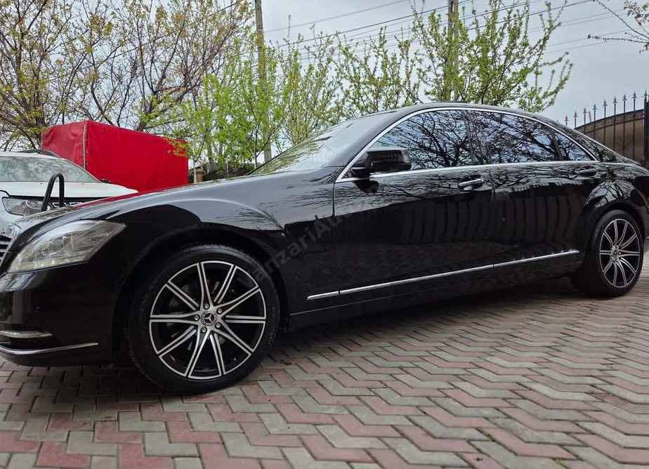 Mercedes-Benz S