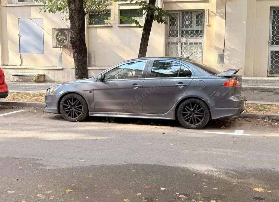 Mitsubishi Lancer
