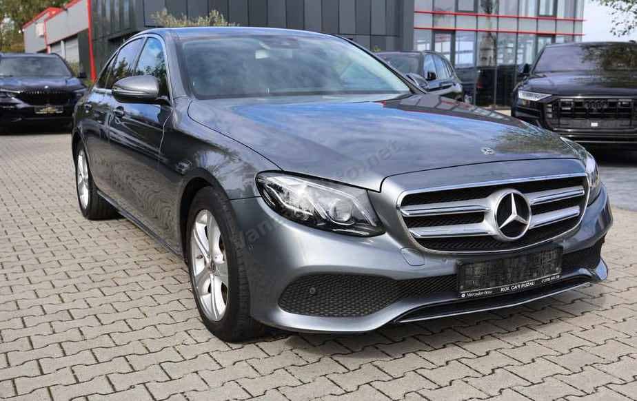 Mercedes-Benz E