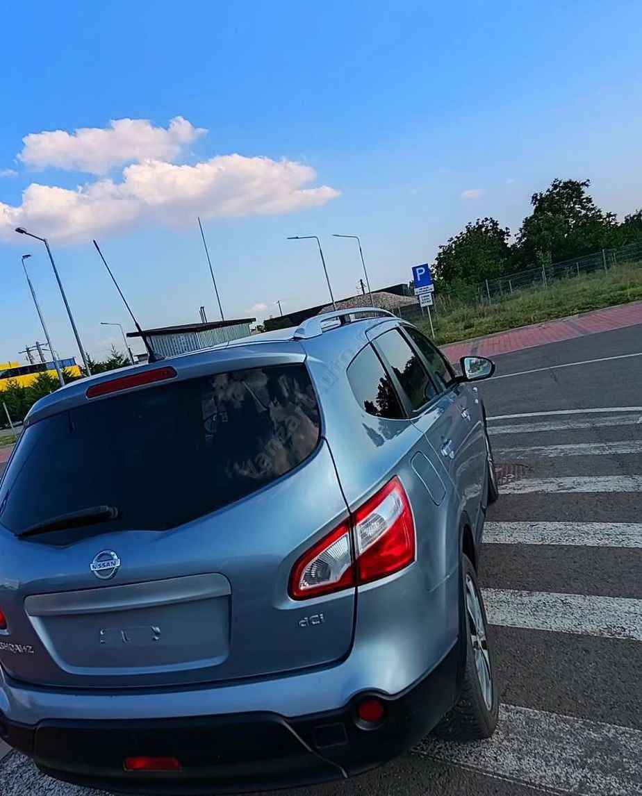 Nissan Qashqai+2
